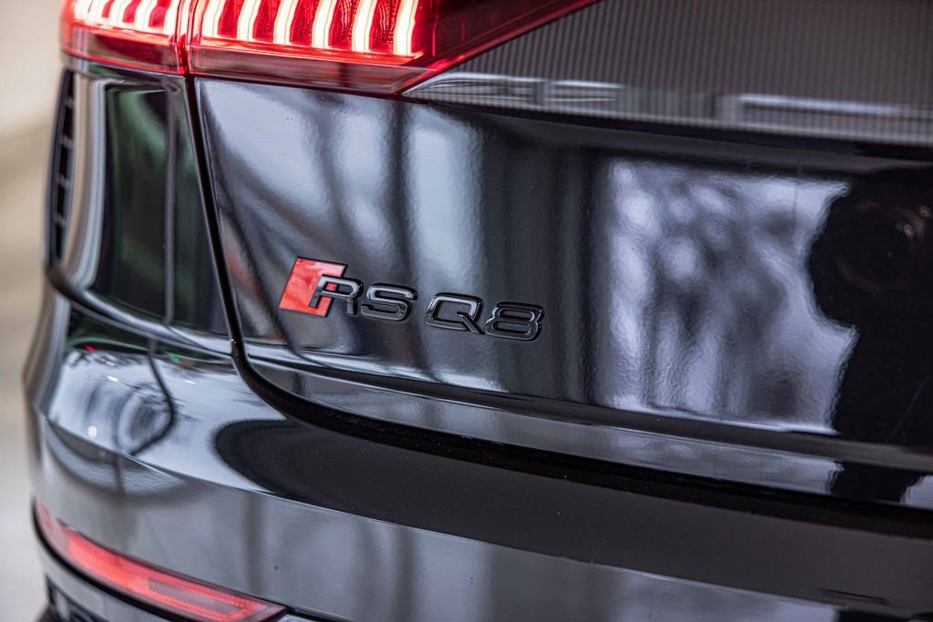Used 2022 Audi RS Q8 w/ Carbon Optic Package AWD/4WD image 16