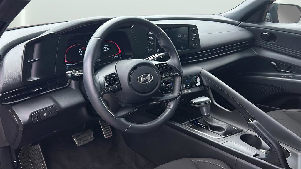 Used 2025 Hyundai Elantra Sport FWD image 23