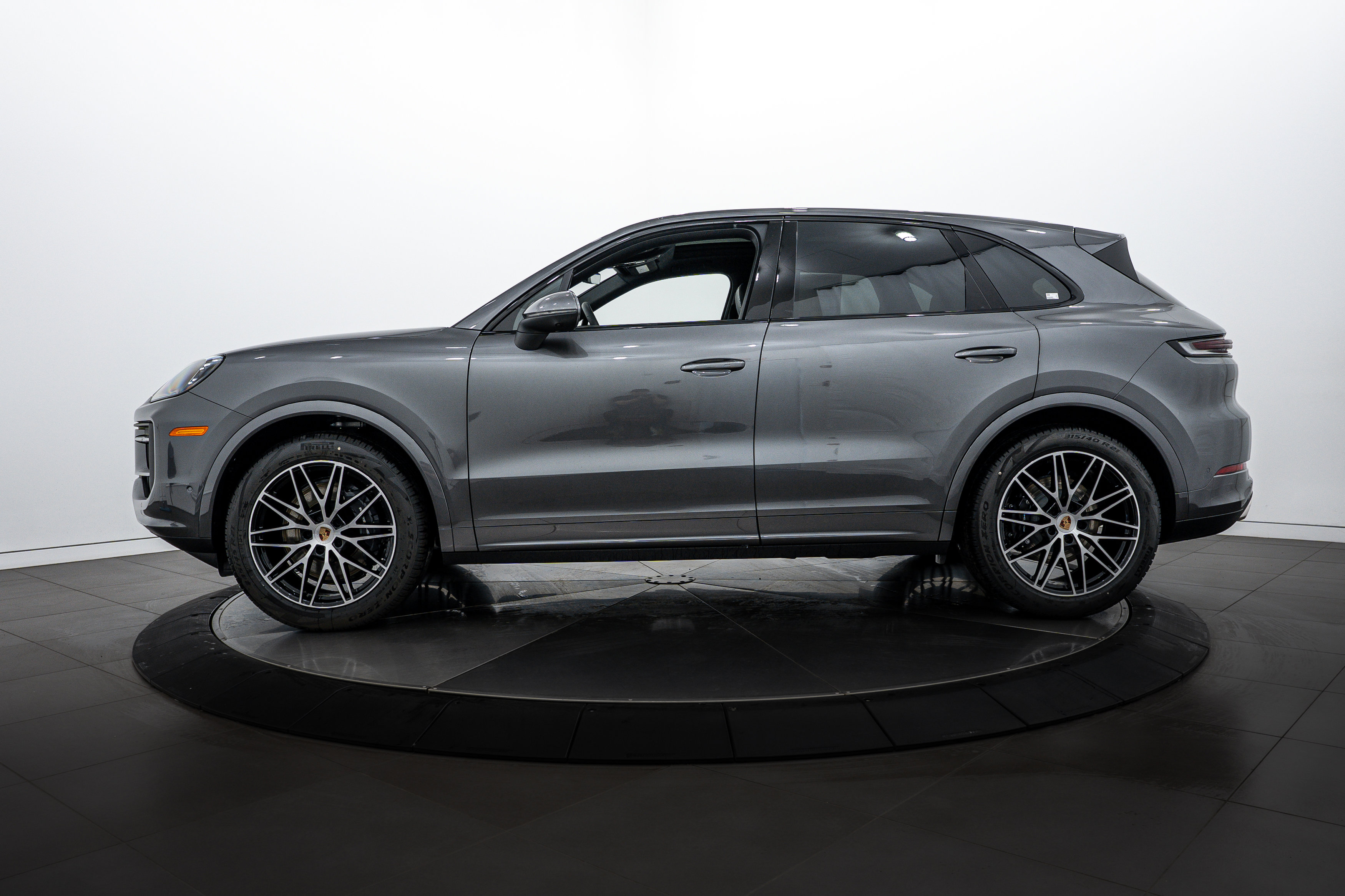 New 2026 Porsche Cayenne image 2