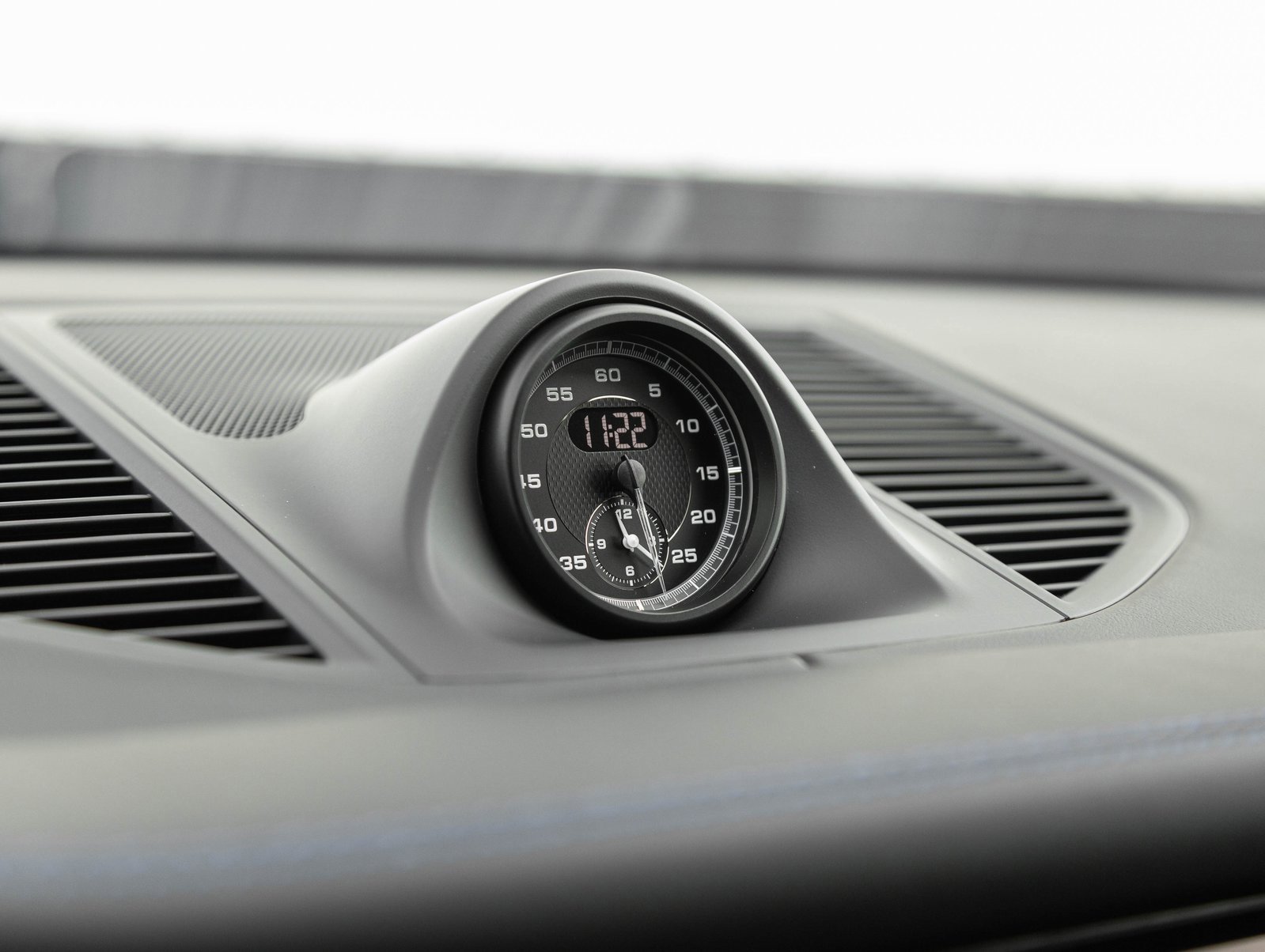 New 2026 Porsche Macan GTS image 24