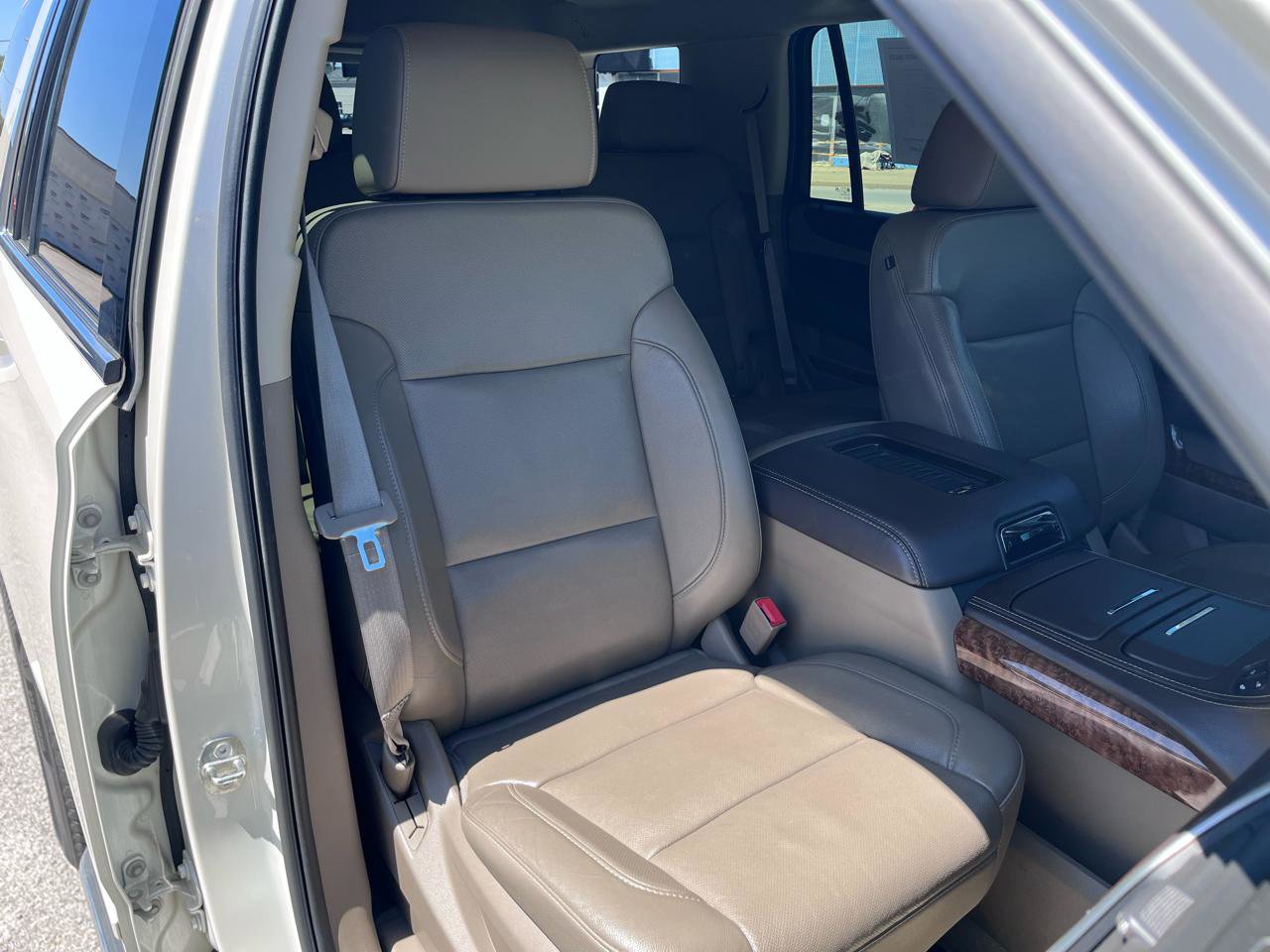 Used 2015 Chevrolet Tahoe LTZ AWD/4WD image 23
