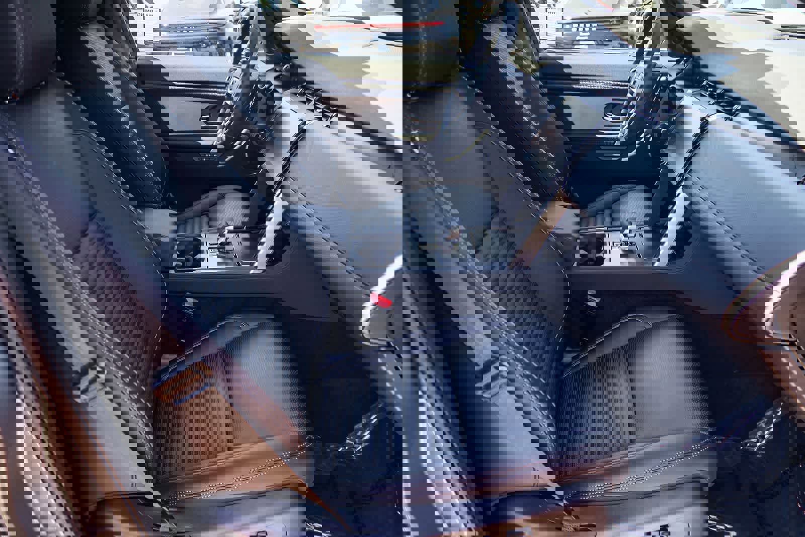 New 2026 Land Rover Discovery Sport Landmark image 17