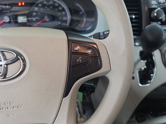 Used 2011 Toyota Sienna LE FWD image 18