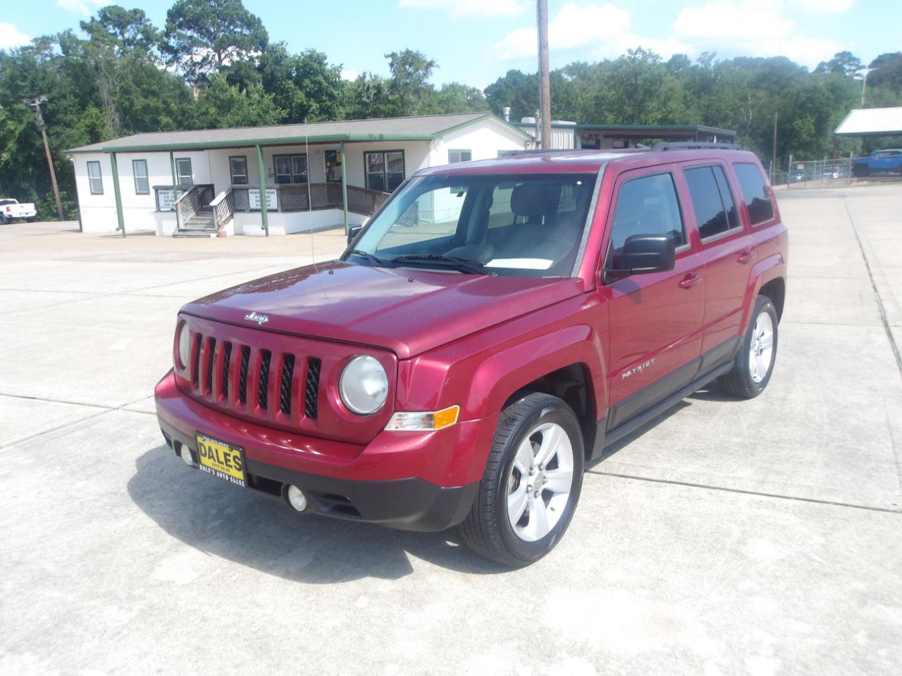 Used 2014 Jeep Patriot Latitude FWD image 2
