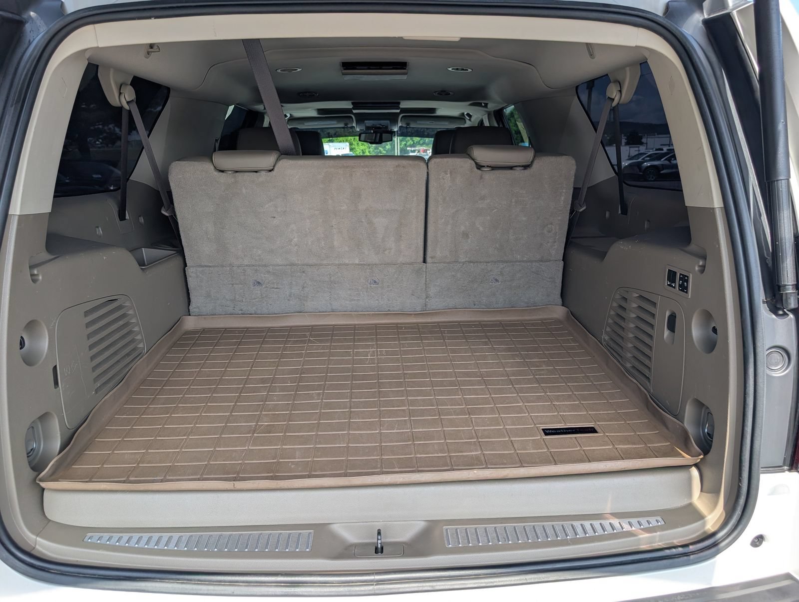 Used 2019 Chevrolet Suburban Premier AWD/4WD image 34