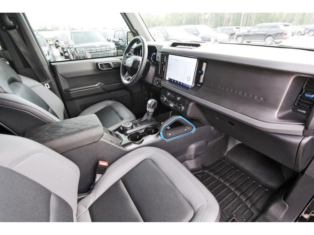 Used 2024 Ford Bronco Black Diamond image 29