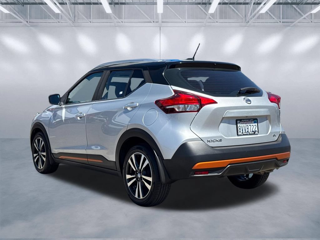 Used 2018 Nissan Kicks SV FWD image 4