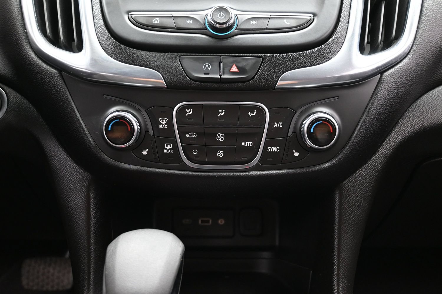 Used 2022 Chevrolet Equinox LT FWD image 35