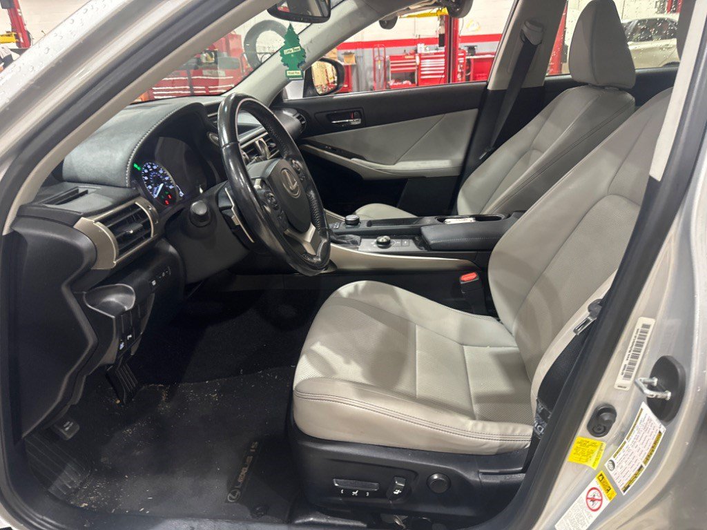 Used 2016 Lexus IS 200t w/ Premium Package RWD image 40