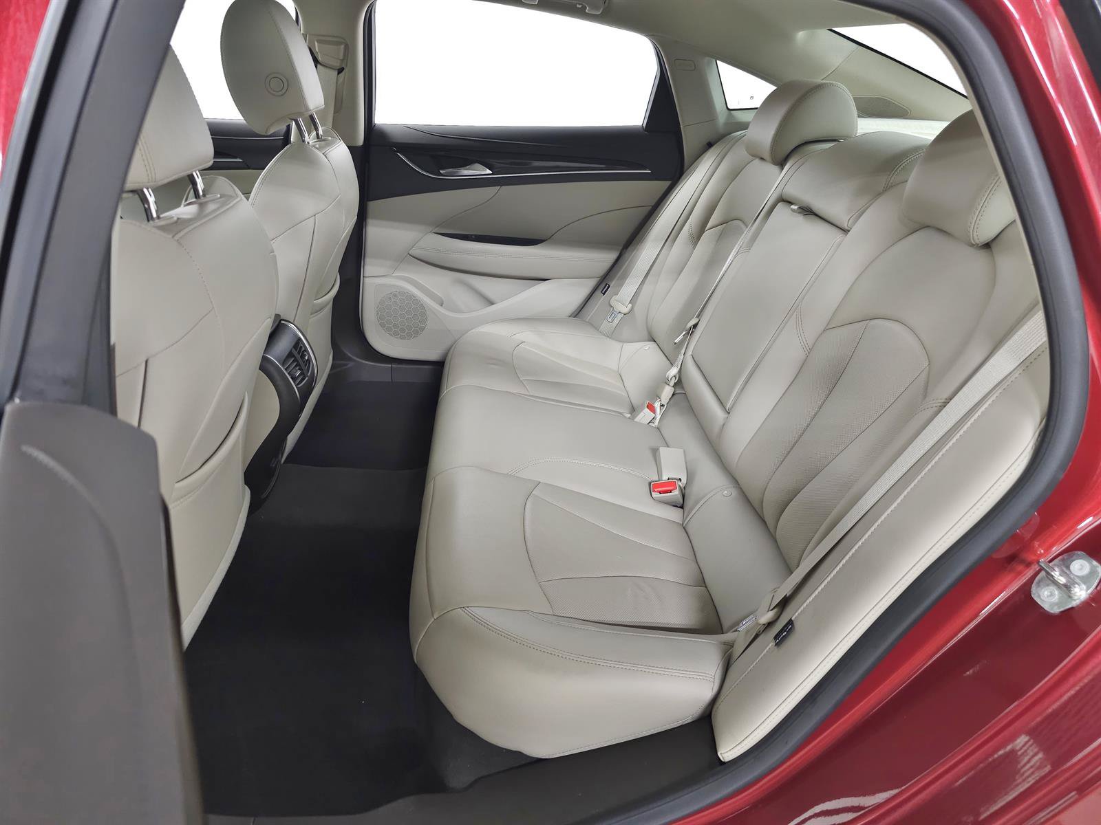 Used 2018 Buick LaCrosse Essence w/ Sun and Shade Package FWD image 29