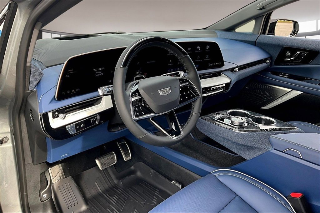 New 2026 Cadillac Optiq Sport 2 image 6