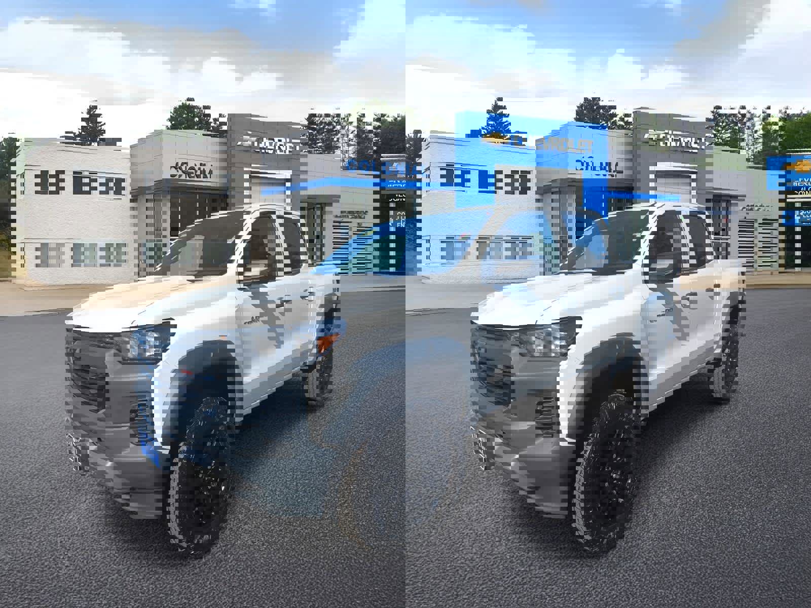 Used 2024 Chevrolet Colorado Trail Boss w/ Advanced Trailering Package image 1