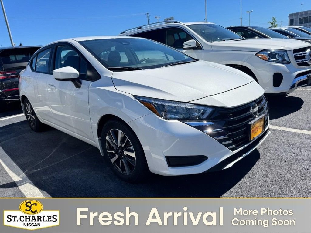 Used 2025 Nissan Versa SV w/ Trunk Package FWD image 1