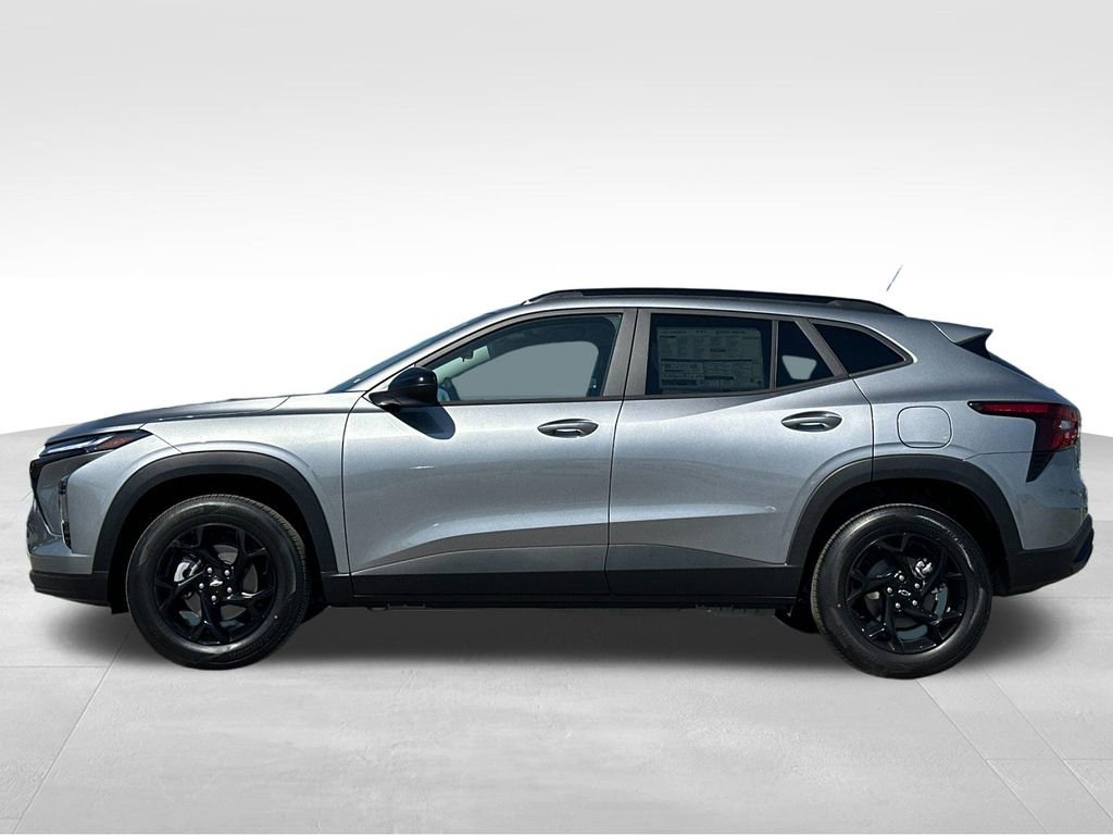 New 2026 Chevrolet Trax LT w/ Midnight Edition image 2