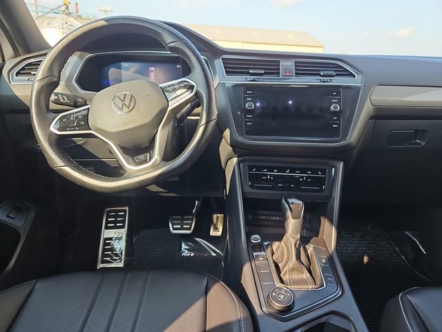 Used 2022 Volkswagen Tiguan SE R-Line image 45