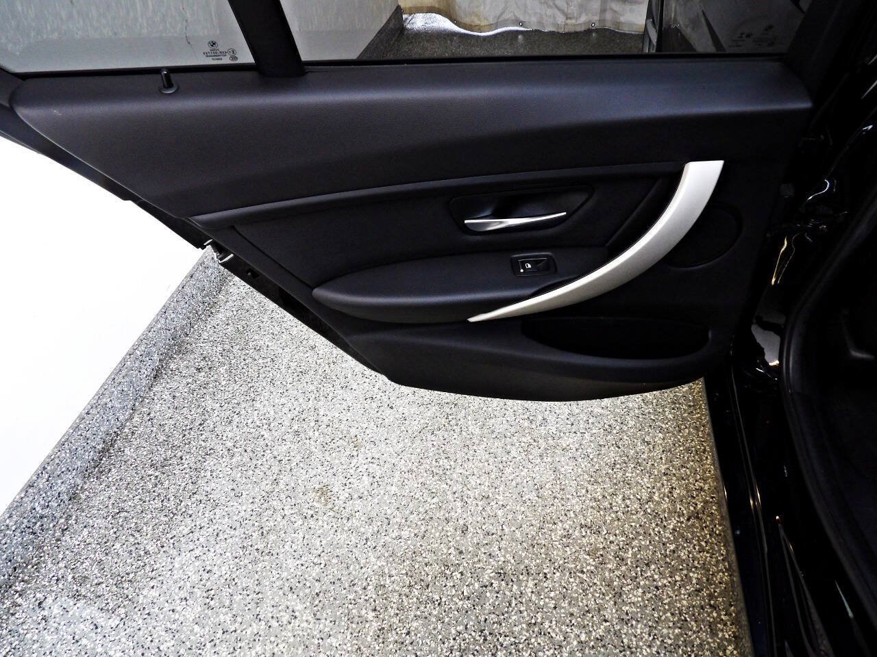 Used 2018 BMW 320i Sedan RWD image 9