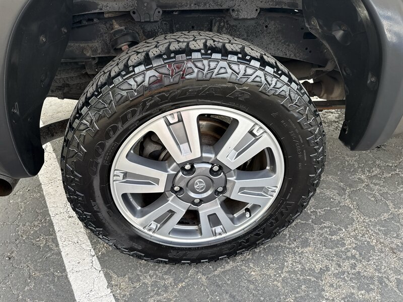 Used 2012 Toyota Tundra 4x4 Double Cab w/ Tow Pkg image 11