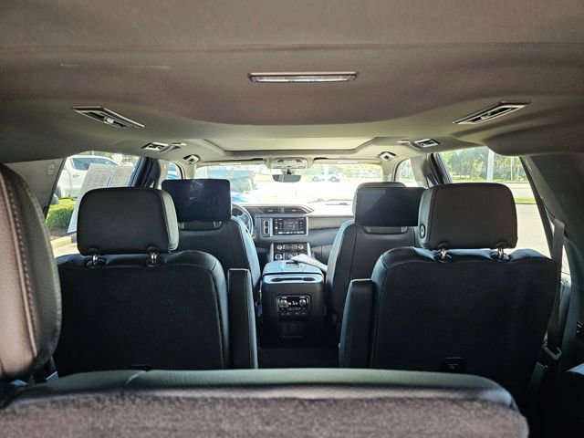 Used 2022 GMC Yukon XL Denali w/ Denali Ultimate Package image 17