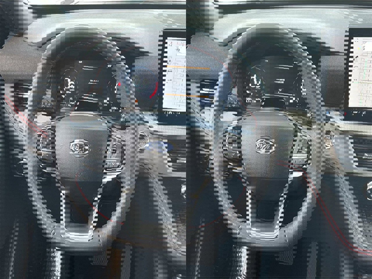 Used 2025 Ford Explorer ST-Line w/ Premium Package image 13