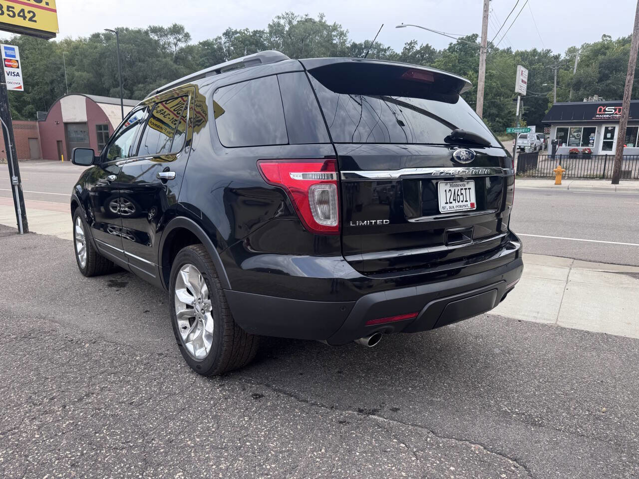 Used 2014 Ford Explorer Limited w/ Equipment Group 302A AWD/4WD image 5