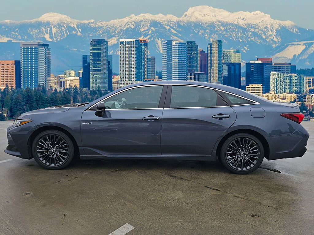 Used 2019 Toyota Avalon XSE image 4