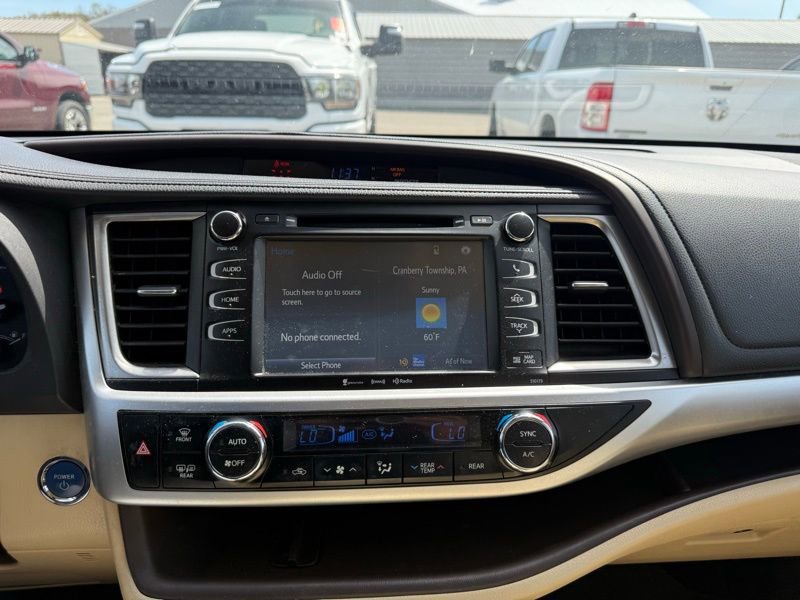 Used 2017 Toyota Highlander XLE AWD/4WD image 13