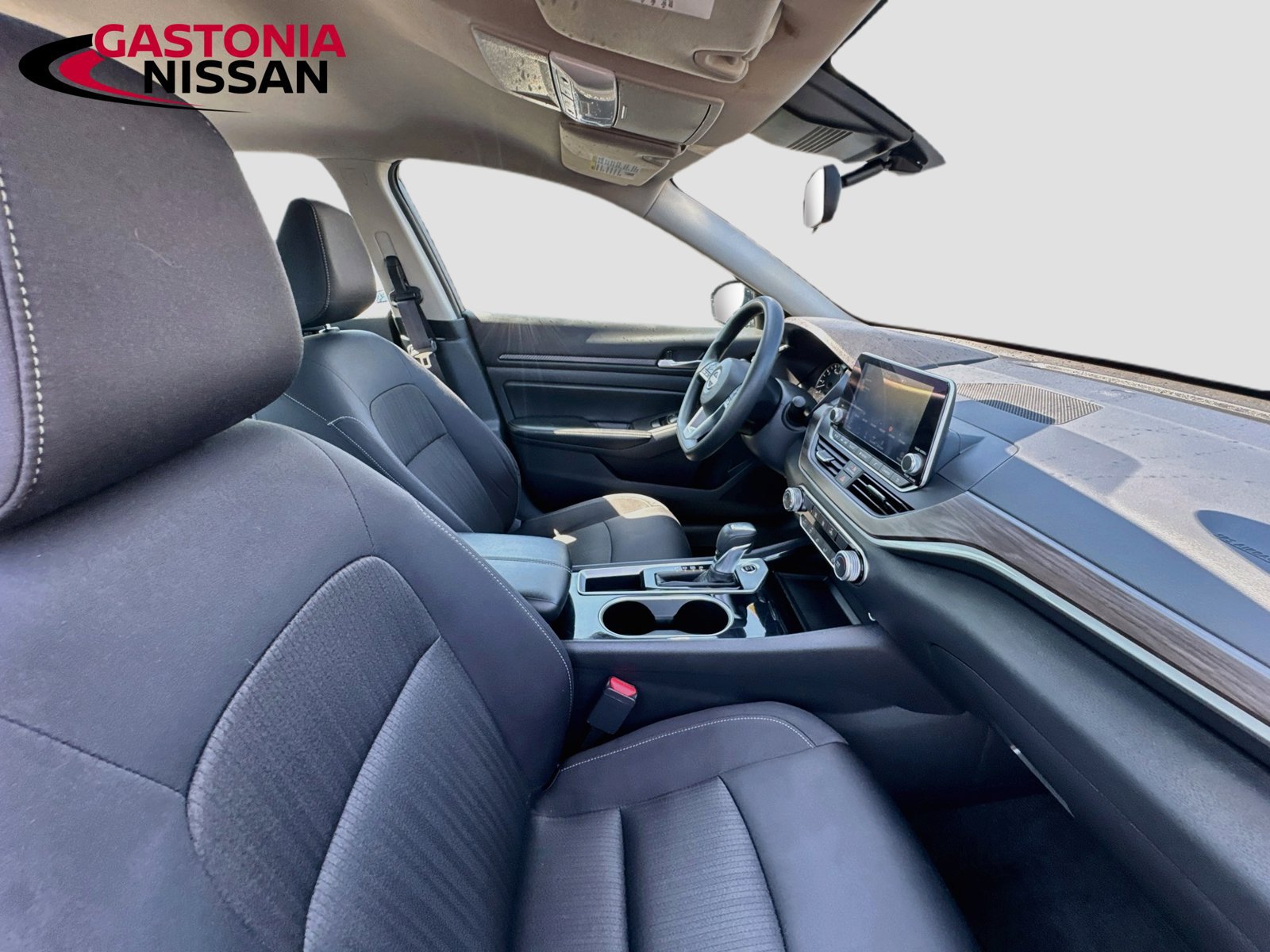 Used 2024 Nissan Altima 2.5 SV FWD image 35
