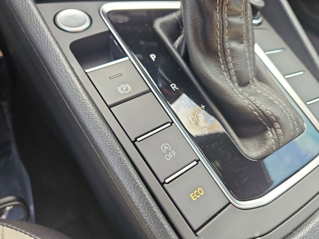 Used 2019 Volkswagen Jetta R-Line image 31
