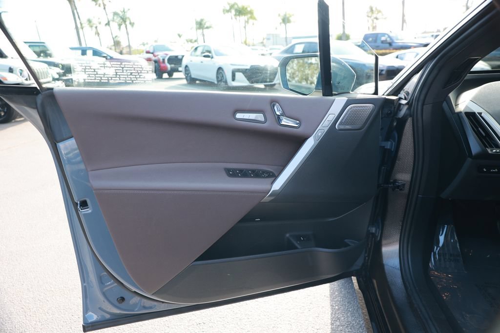 Used 2025 BMW iX M60 AWD/4WD image 18