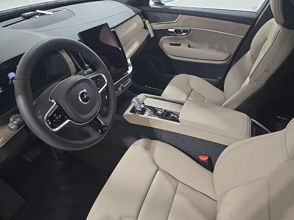 Used 2026 Volvo XC90 B6 Core w/ Protection Package AWD/4WD image 17