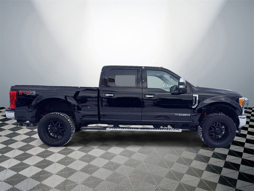 Used 2017 Ford F350 Lariat w/ Chrome Package image 4