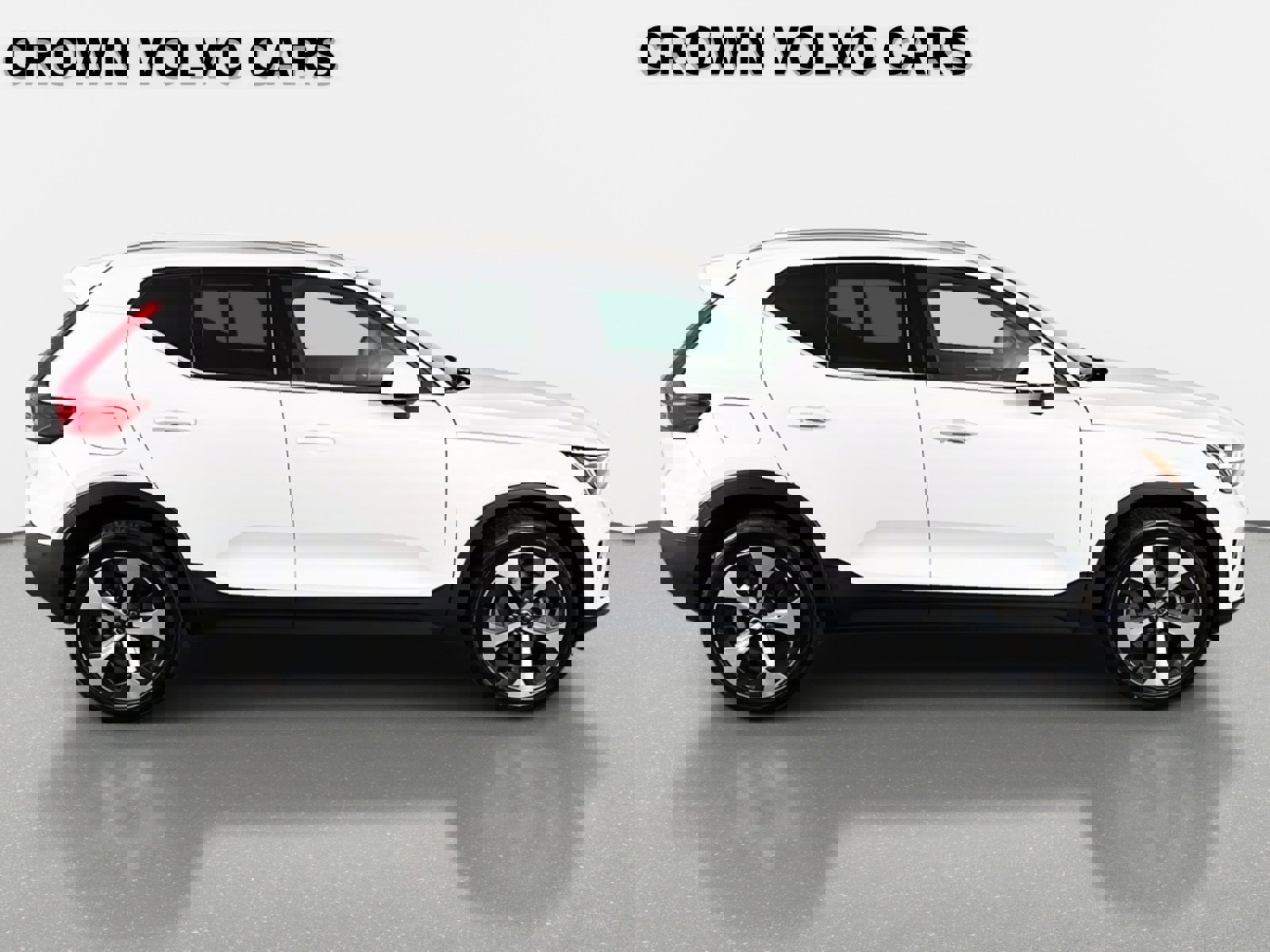 Used 2023 Volvo XC40 B4 Plus w/ Driver Assist Package image 5