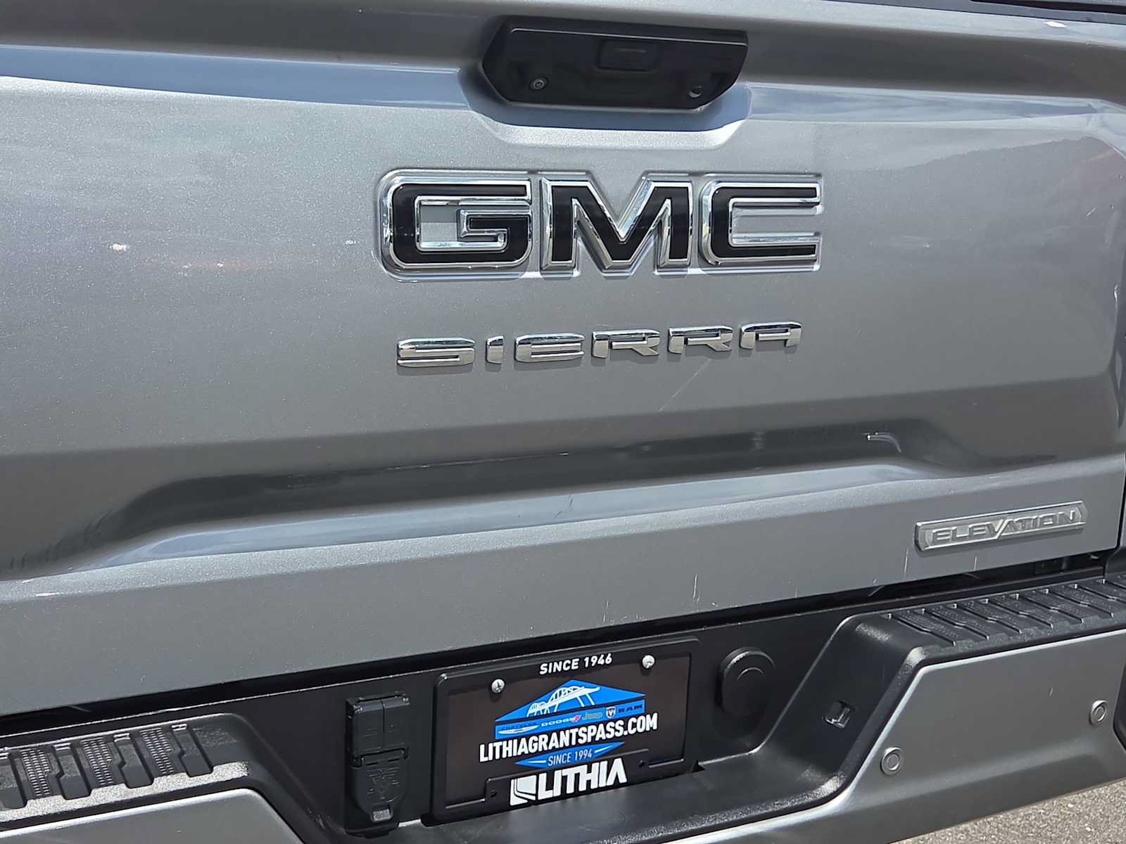 Used 2023 GMC Sierra 1500 Elevation w/ Elevation Premium Package AWD/4WD image 15