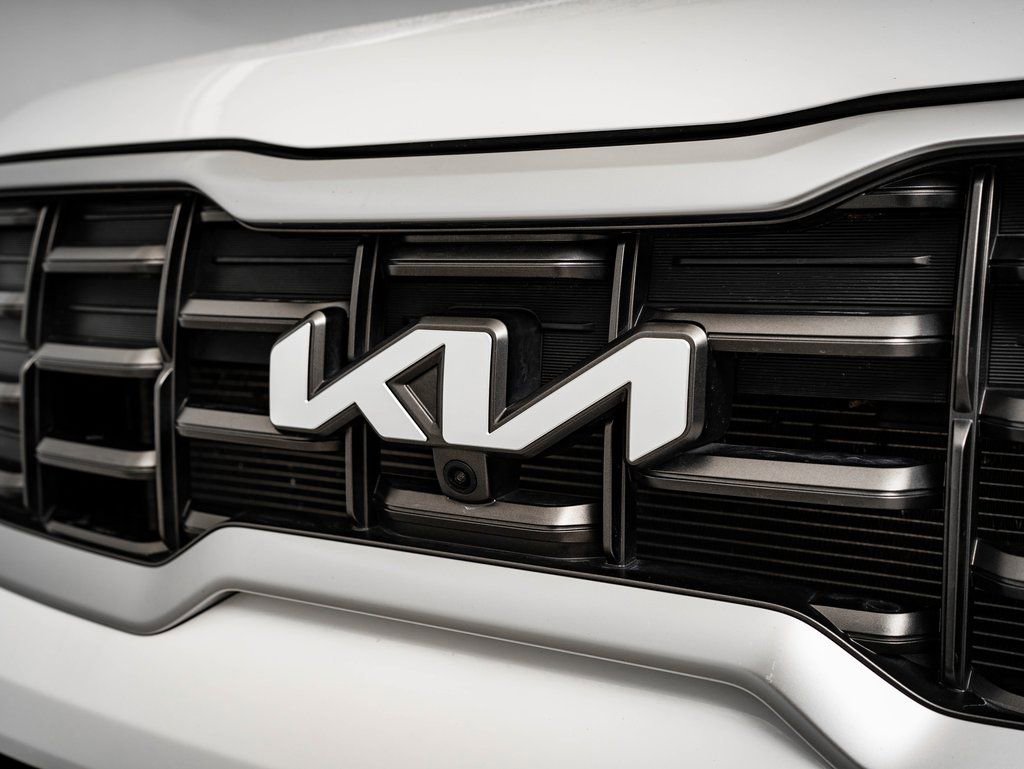 Used 2023 Kia Telluride SX image 3