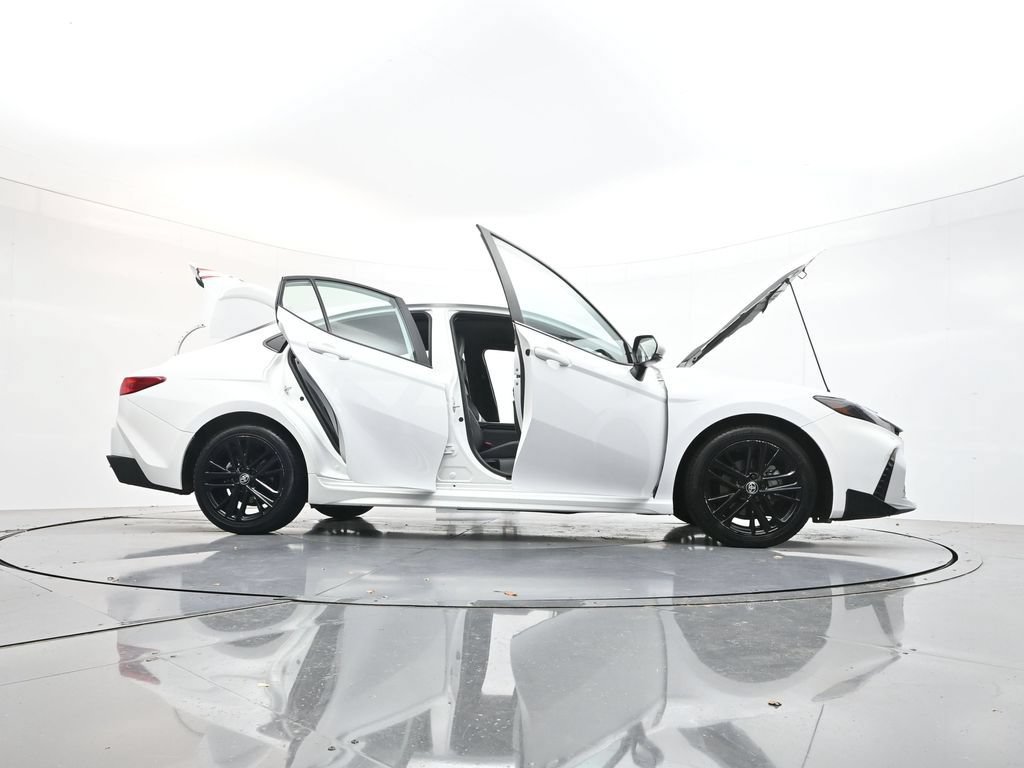 Used 2025 Toyota Camry SE FWD image 47