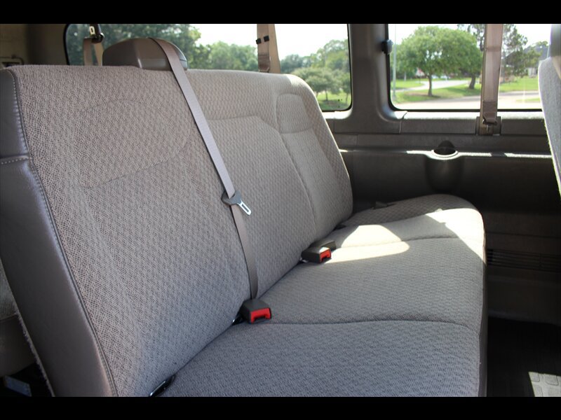 Used 2025 Chevrolet Express 3500 LT w/ LT Preferred Equipment Group RWD image 19