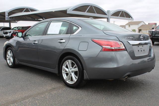 Used 2015 Nissan Altima 2.5 SL w/ Moonroof Package FWD image 6