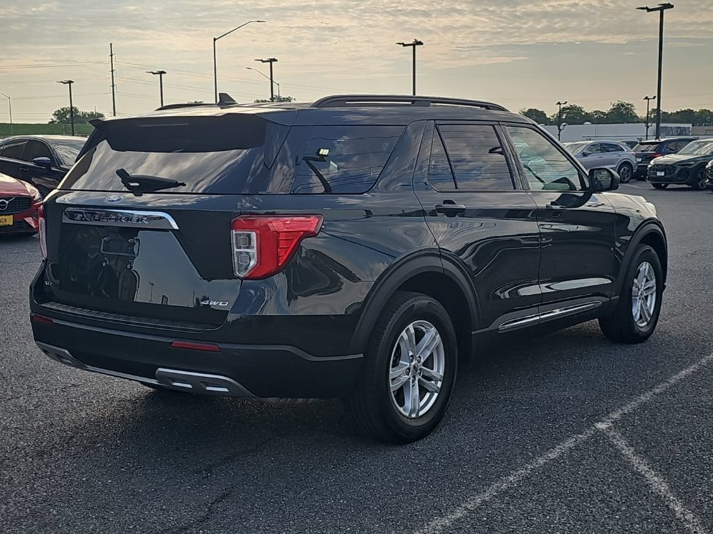 Used 2023 Ford Explorer XLT w/ Equipment Group 202A AWD/4WD image 13