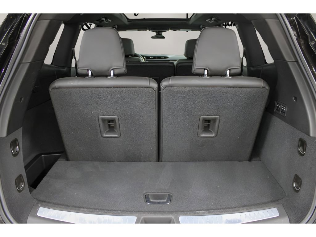 Used 2023 Cadillac XT6 Premium Luxury AWD/4WD image 30