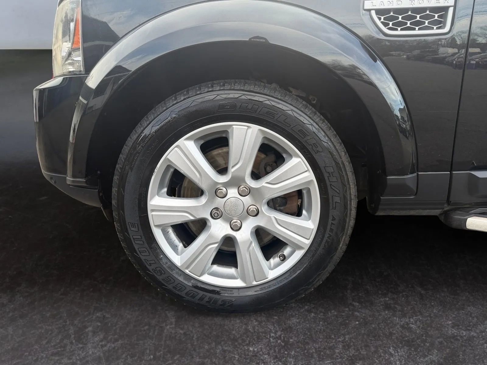 Used 2015 Land Rover LR4 HSE AWD/4WD image 14