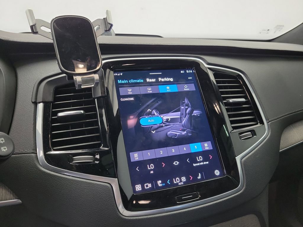 Used 2023 Volvo XC90 T8 Ultimate w/ Lounge Package image 28