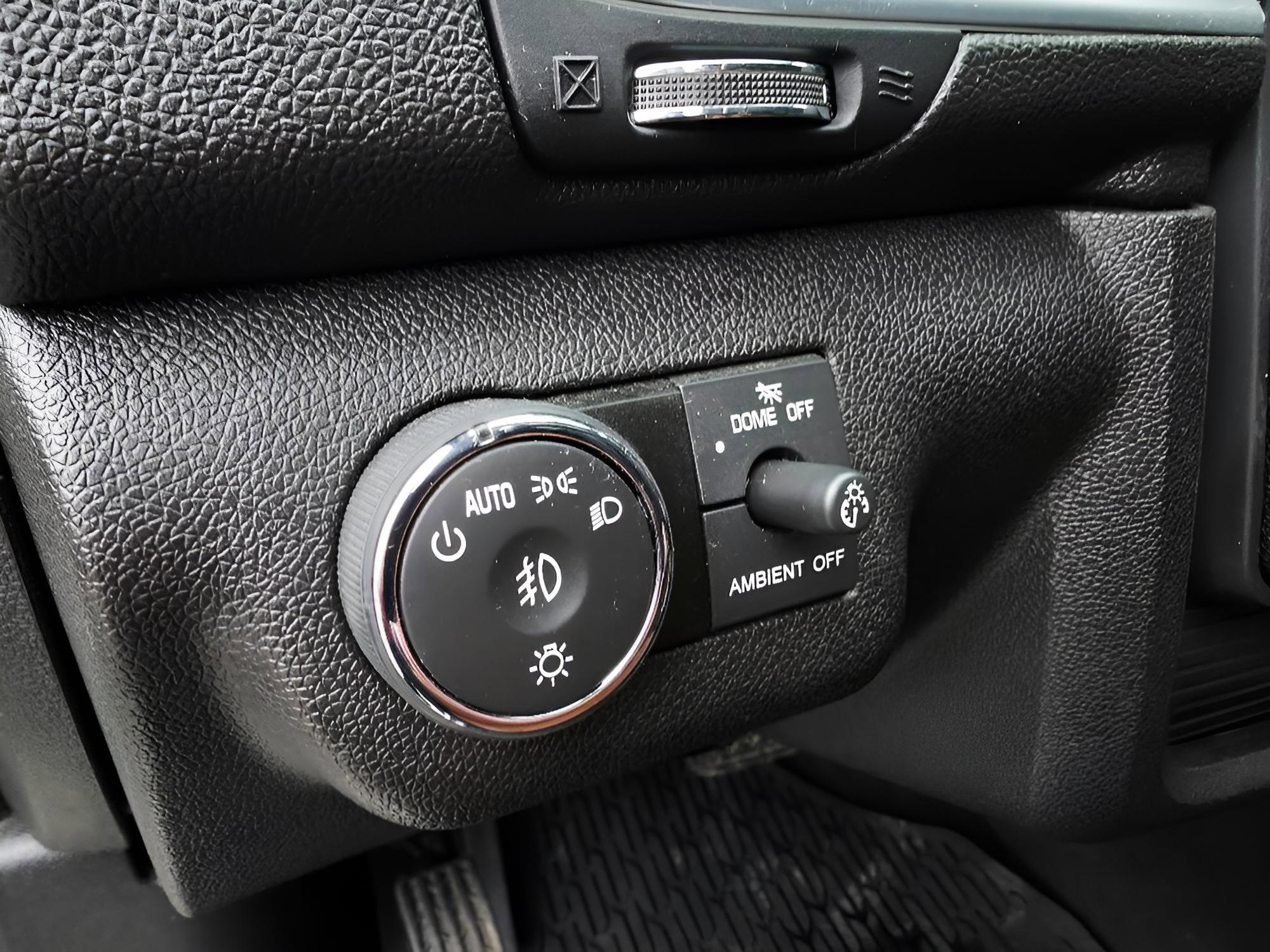 Used 2015 Chevrolet Traverse LTZ image 28