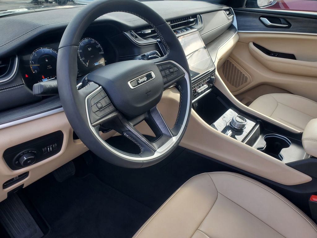 Used 2024 Jeep Grand Cherokee L Limited image 17