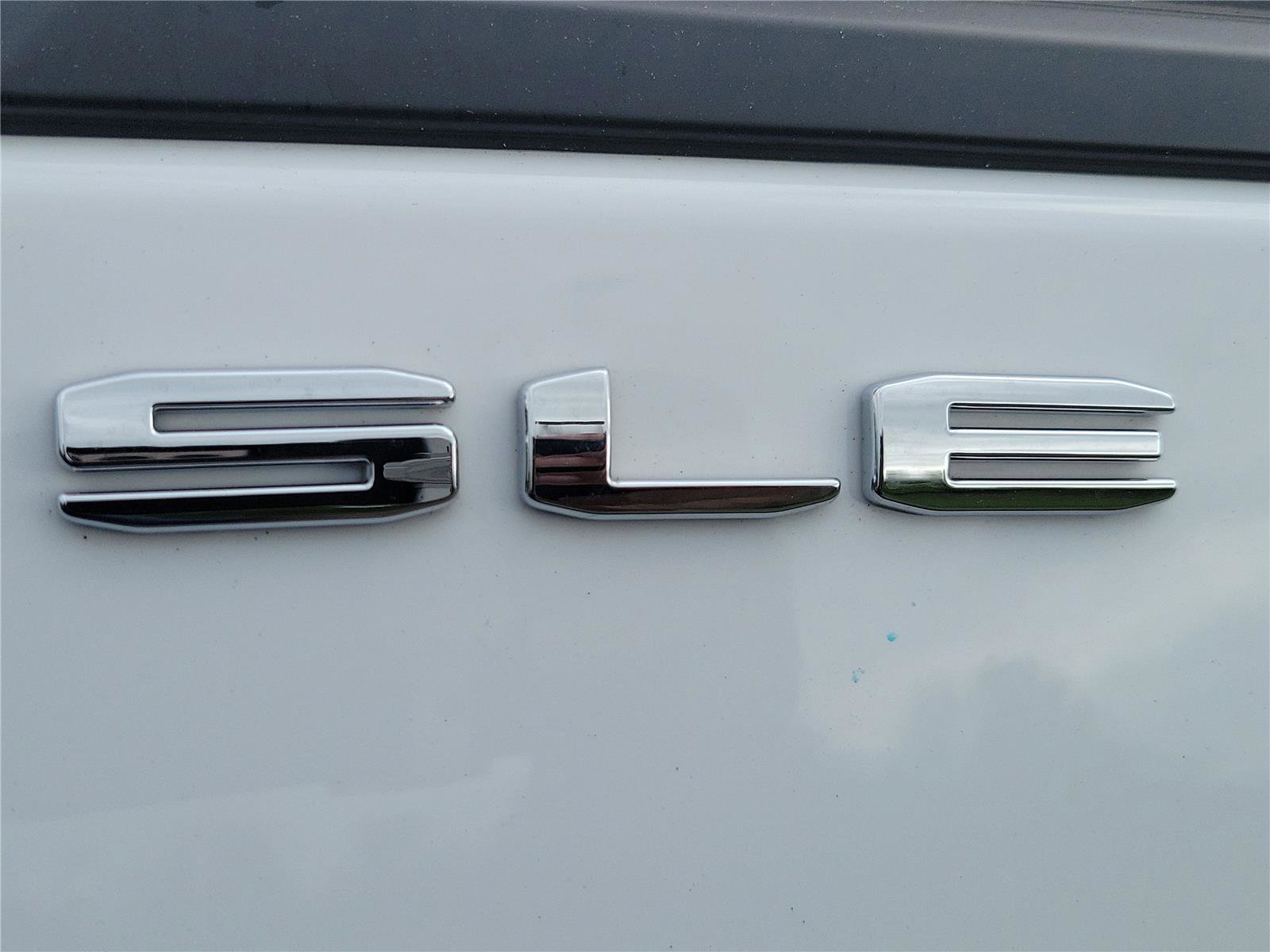 Used 2023 GMC Terrain SLE image 6