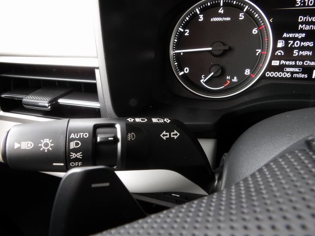 New 2025 Mitsubishi Outlander SE image 32