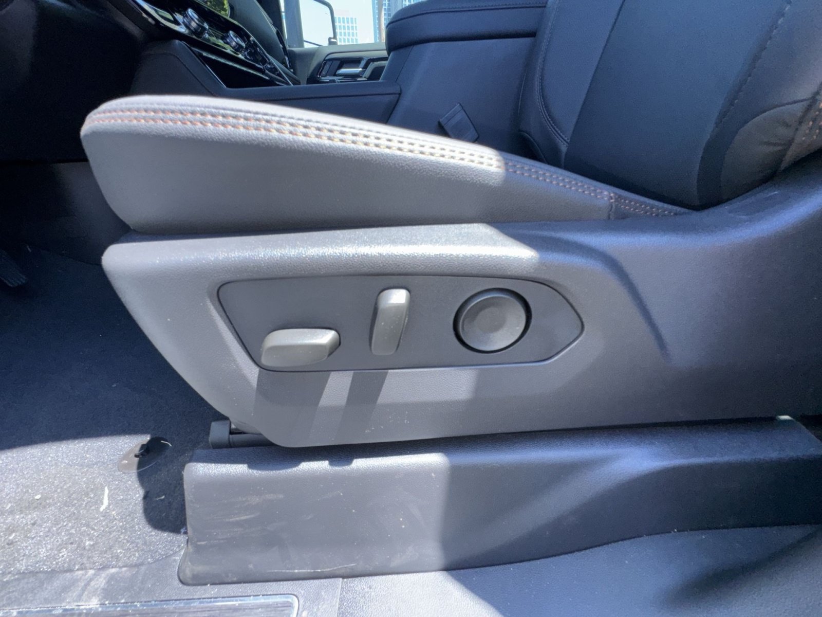 New 2026 GMC Sierra 2500 AT4 w/ Technology Package AWD/4WD image 4