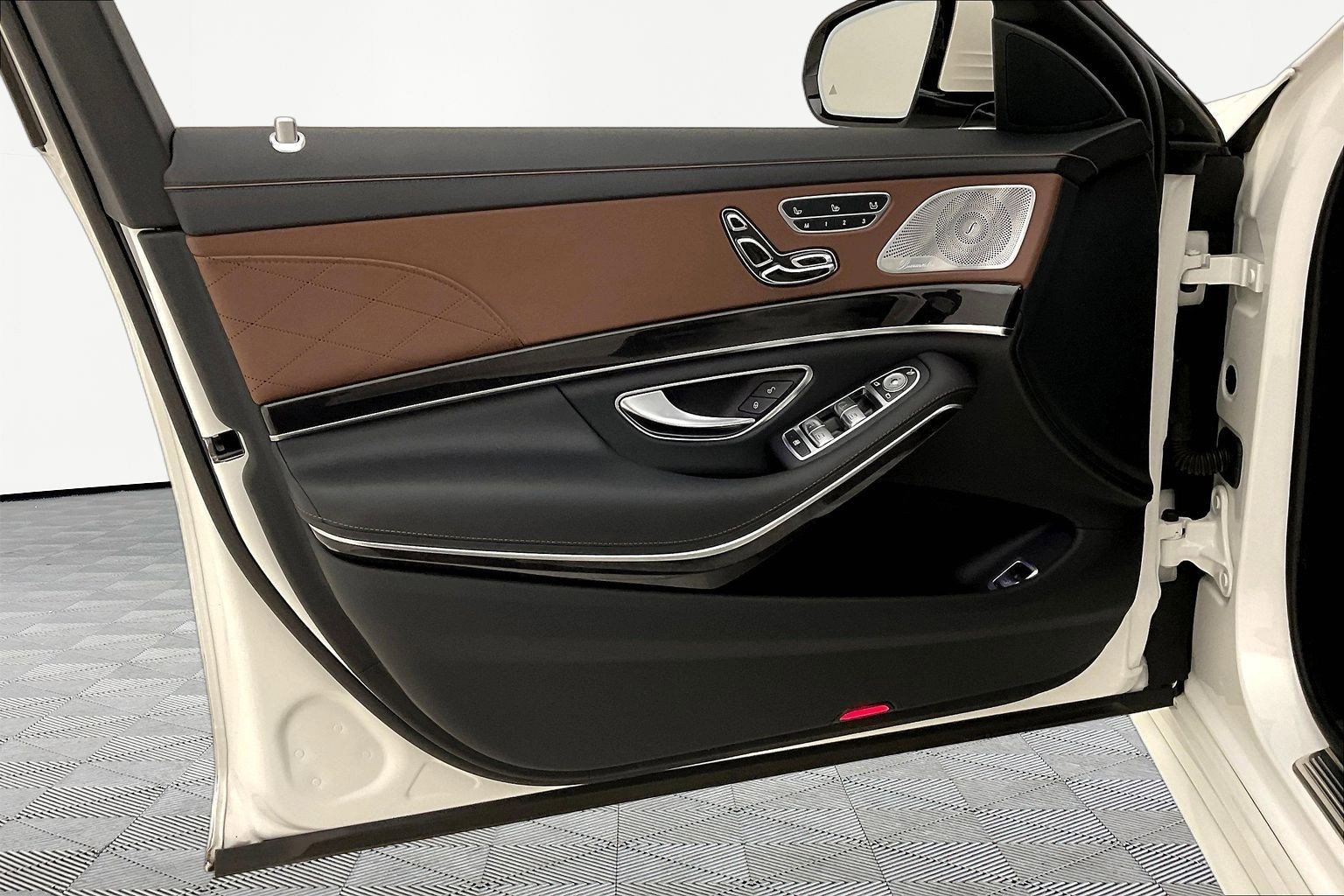 Used 2019 Mercedes-Benz S 560 4MATIC Sedan image 20