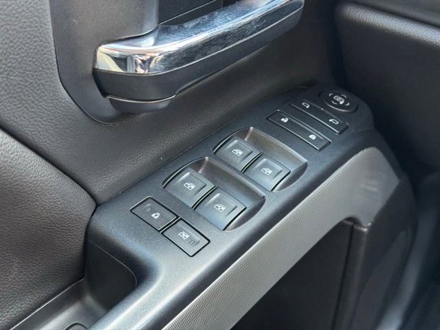 Used 2018 Chevrolet Silverado 1500 LT w/ All Star Edition AWD/4WD image 26