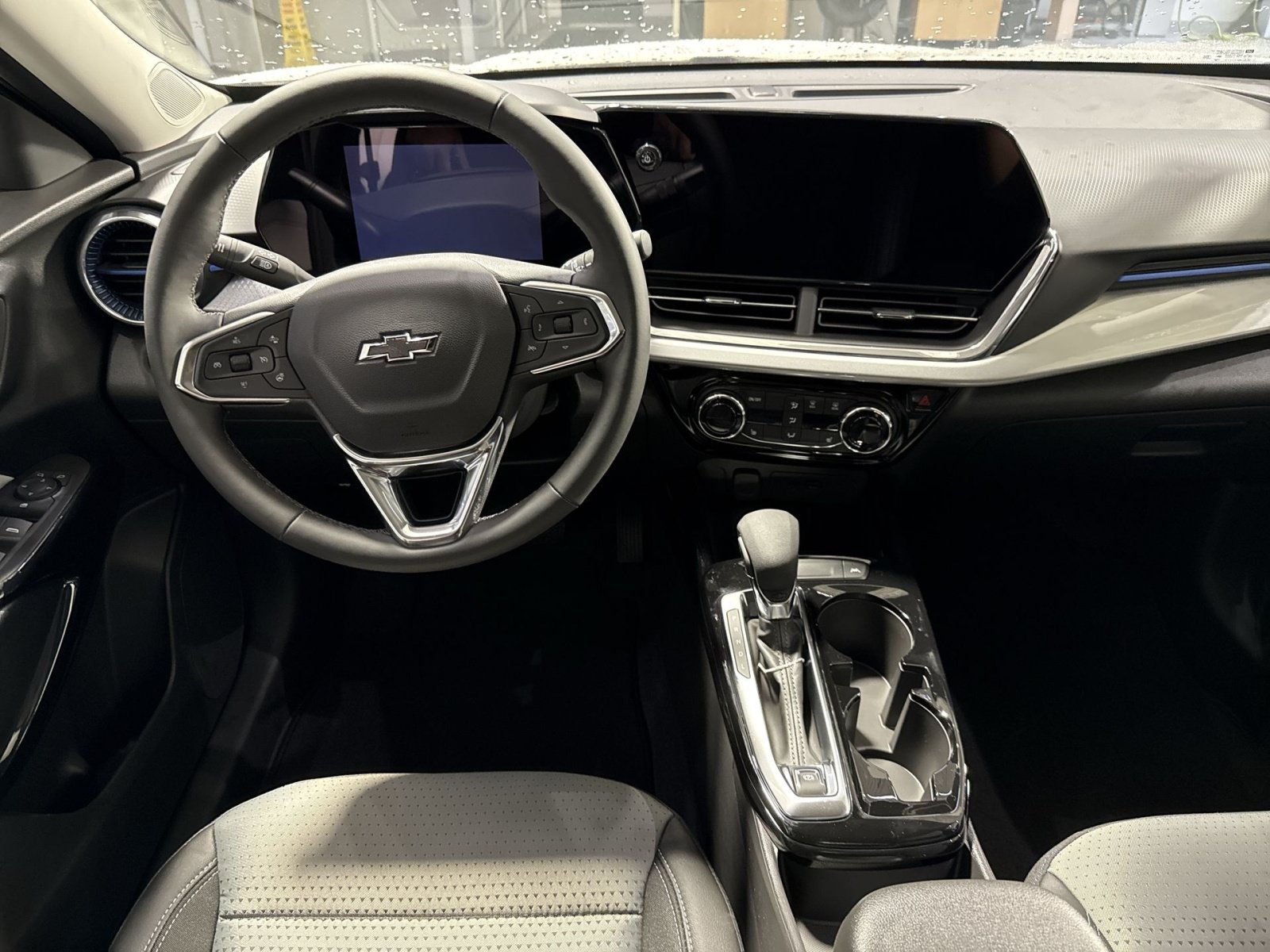 New 2026 Chevrolet Trax LT w/ Driver Confidence Package FWD image 24