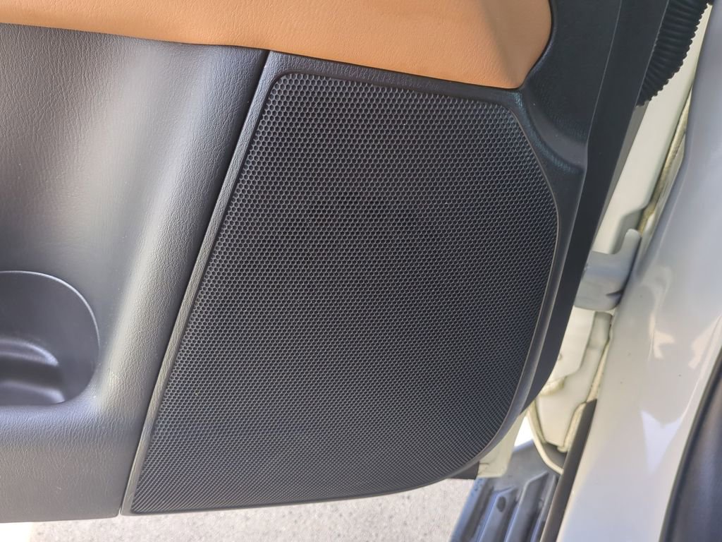 Used 2016 INFINITI QX80 4WD w/ Signature Edition Package image 15